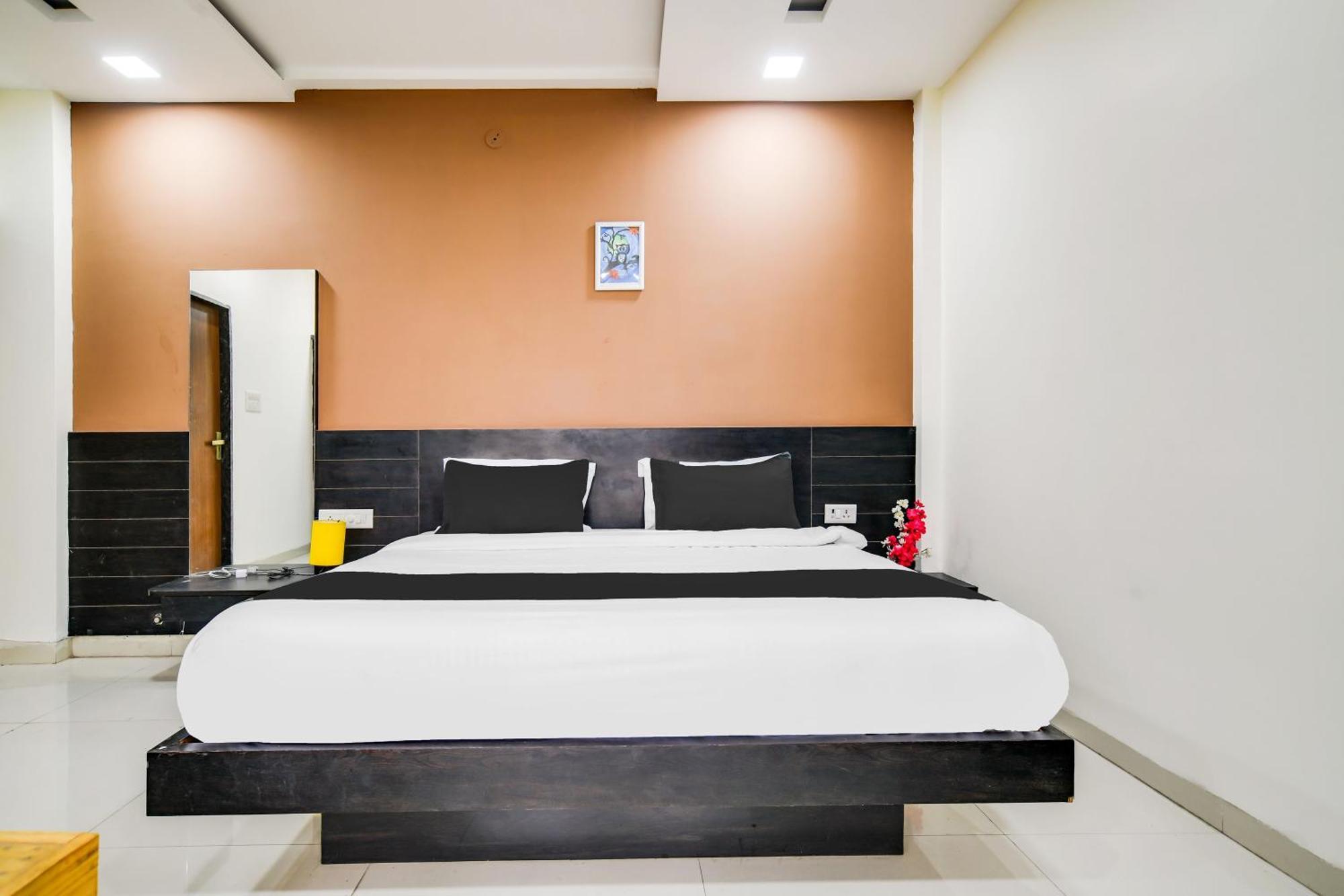 Super Collection O Indore Near Omax City 1 Kanadiya Esterno foto