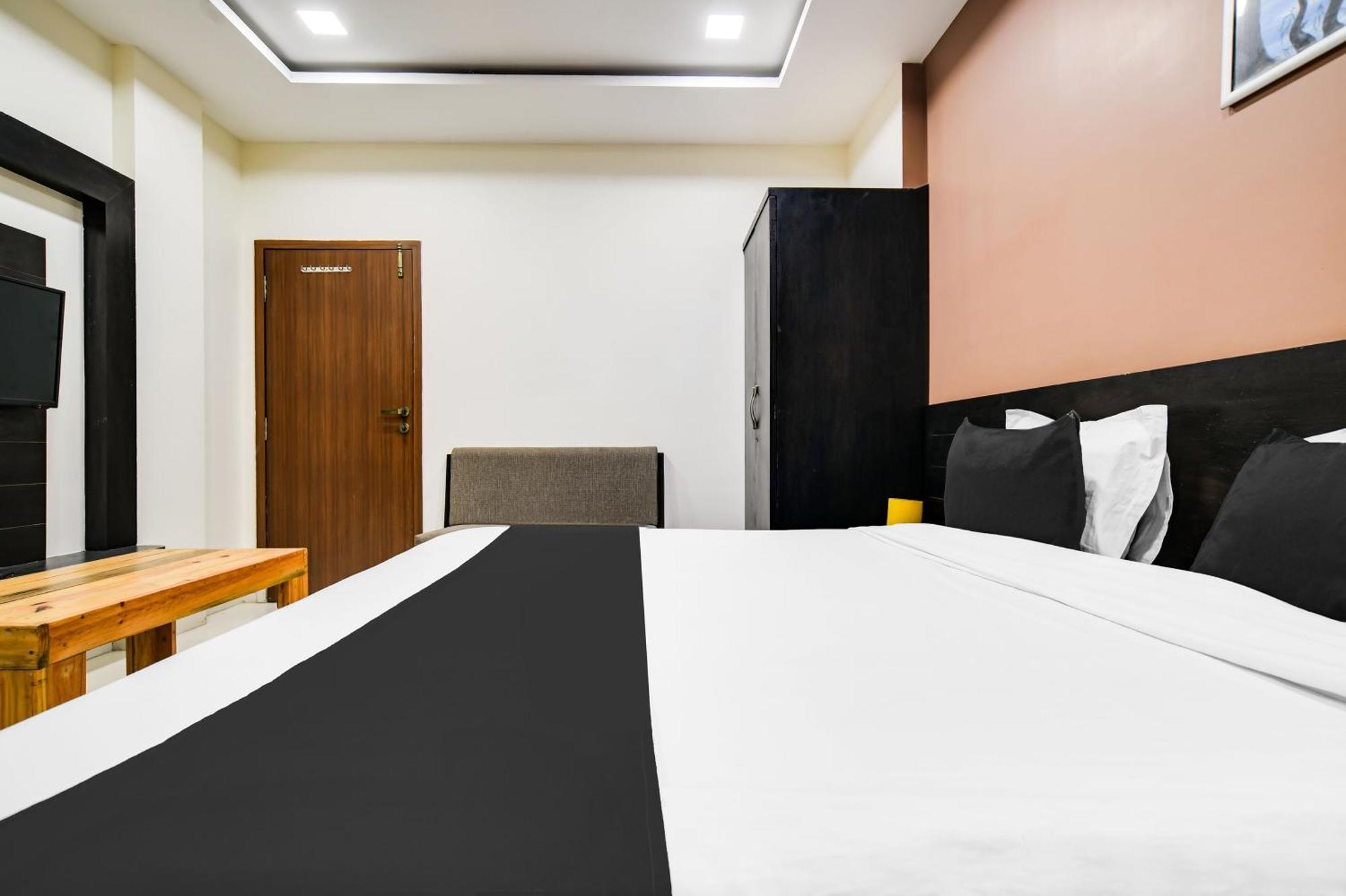 Super Collection O Indore Near Omax City 1 Kanadiya Esterno foto
